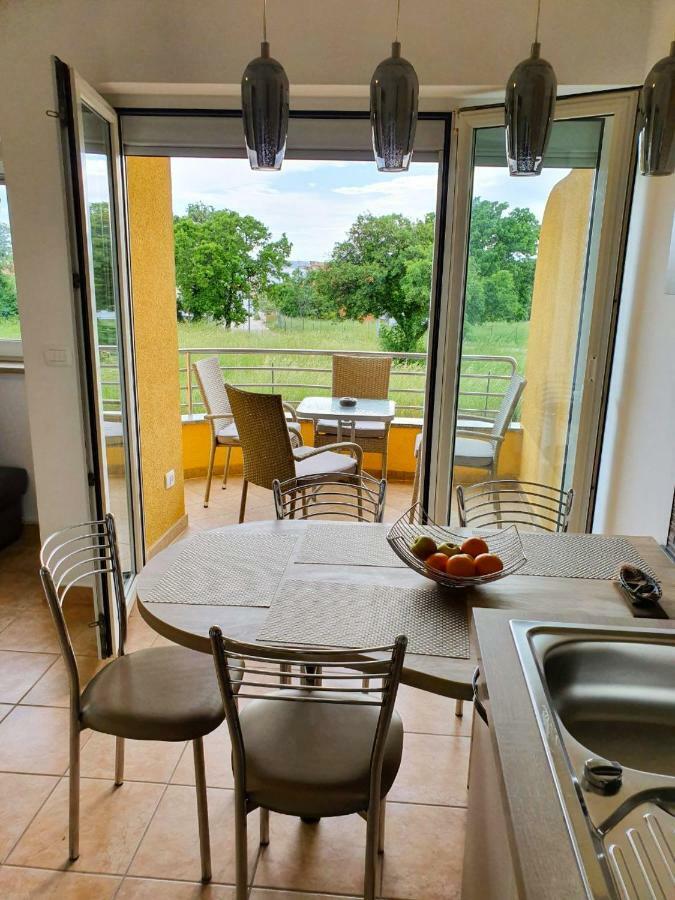 Lastovka Posesi Apartment เมดูลิน ภายนอก รูปภาพ