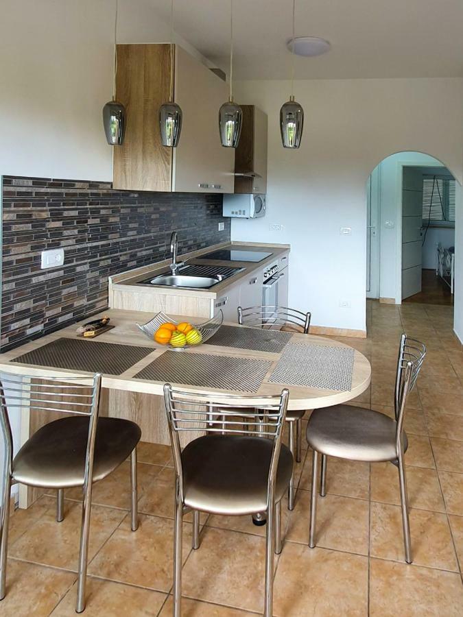 Lastovka Posesi Apartment เมดูลิน ภายนอก รูปภาพ