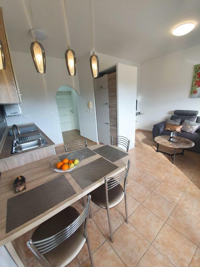 Lastovka Posesi Apartment เมดูลิน ภายนอก รูปภาพ